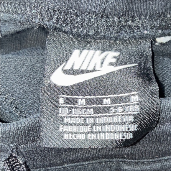 Nike Kids Tee & Shorts 3pc Bundle - Picture 4 of 6